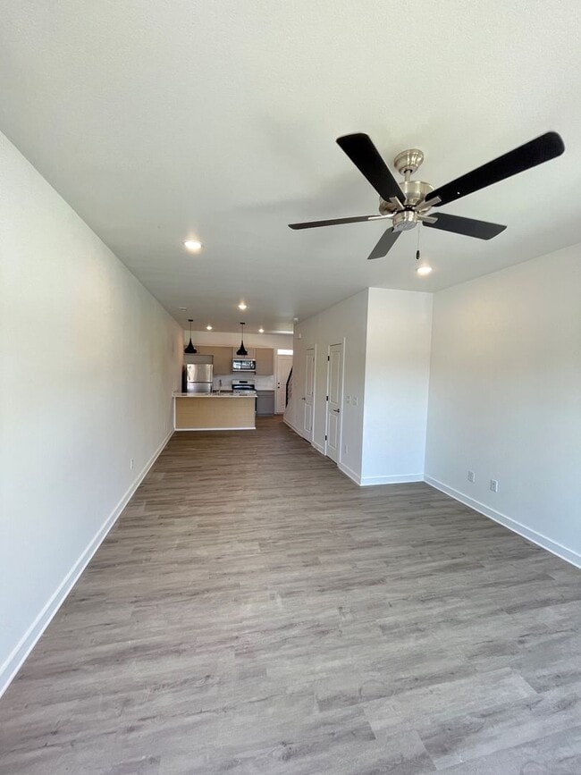 Brand new modern townhomes - Brand new modern townhomes Unit # 2