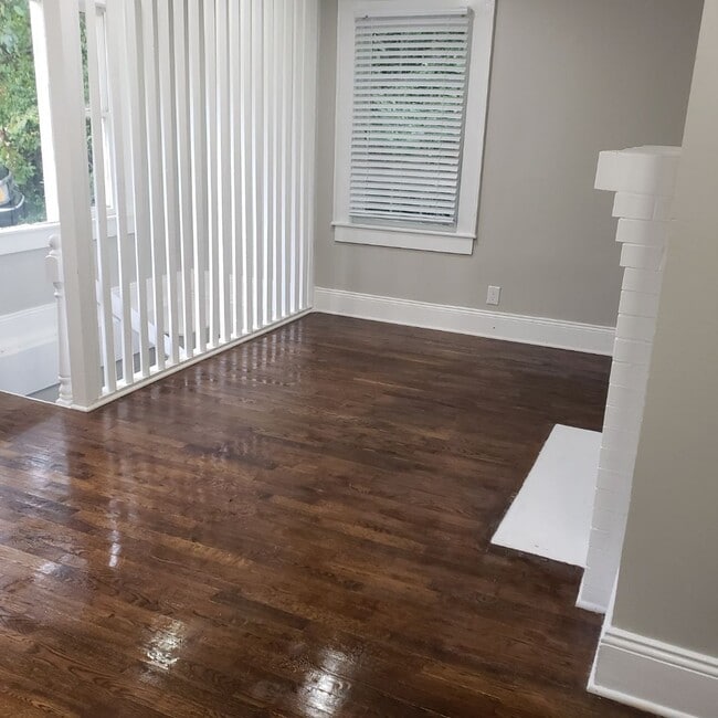 Photo - AVAILABLE TO SHOW!