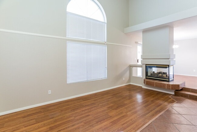 Photo - 3307 Epson St