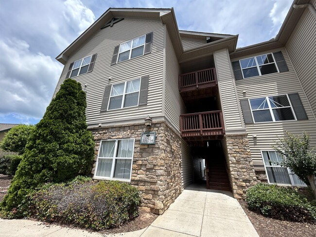 Photo - 731 Harts Cove Way Townhome