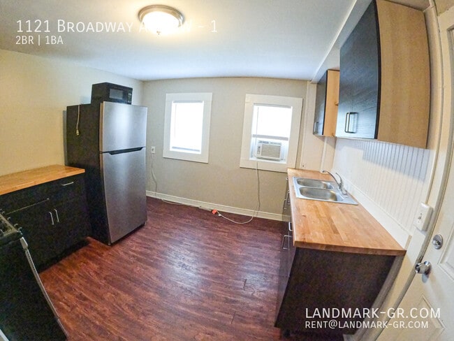 Photo - 1121 Broadway Ave NW Unidad 1