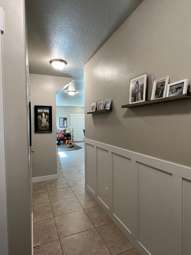 Photo - 1612 Venetian Way