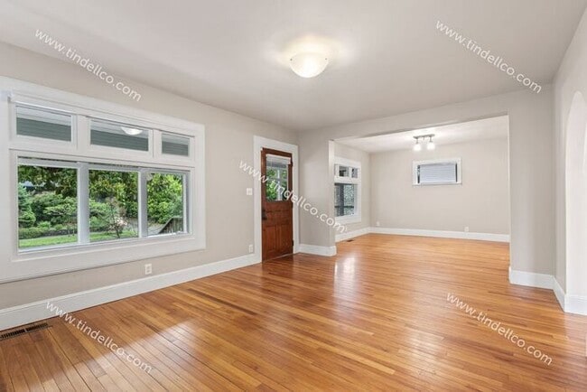 Photo - 4 Bedroom, 3 Bathroom Home 3000 + Square feet - A Must See In Abernethy School Boundary