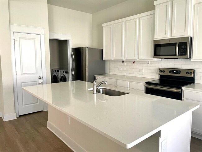 Photo - 13501 Metric Blvd Unit 34