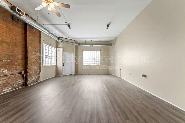 Photo - 3328 W Chicago Ave Unidad 1