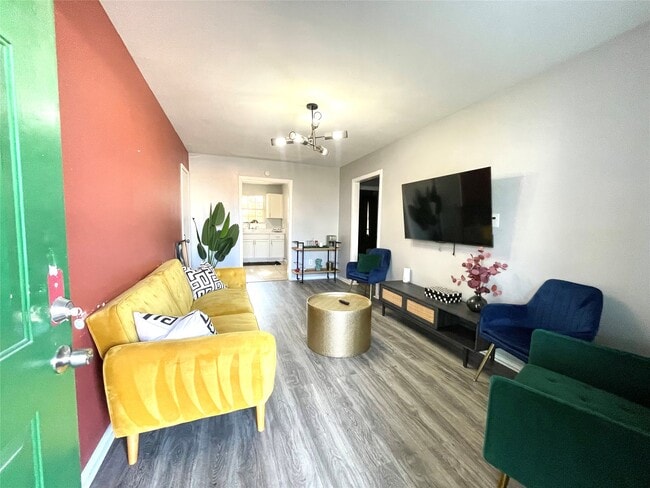 Photo - 2411 Bastrop St Unit 1