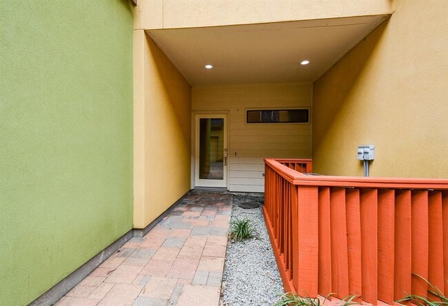 Photo - 4122 Spencer St
