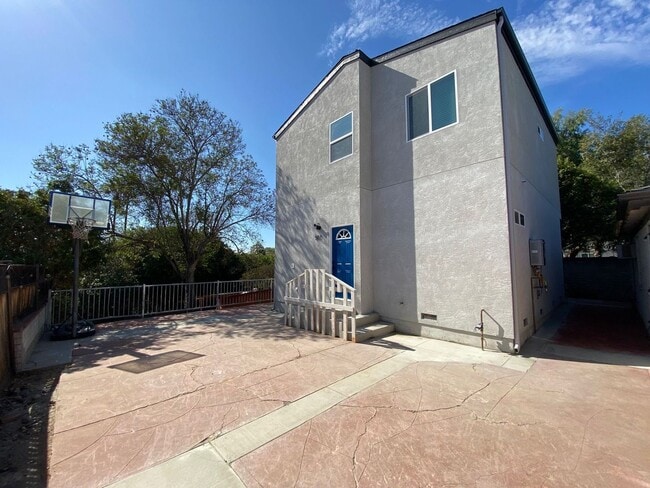 Newly built (2022)! 4BD/2BA, HUGE Yard! - Newly built (2022)! 4BD/2BA, HUGE Yard!