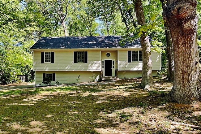 Building Photo - 2693 Raven Trail NE