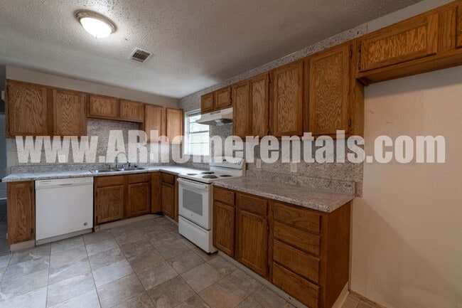 Photo - 908 Greenlea Dr House