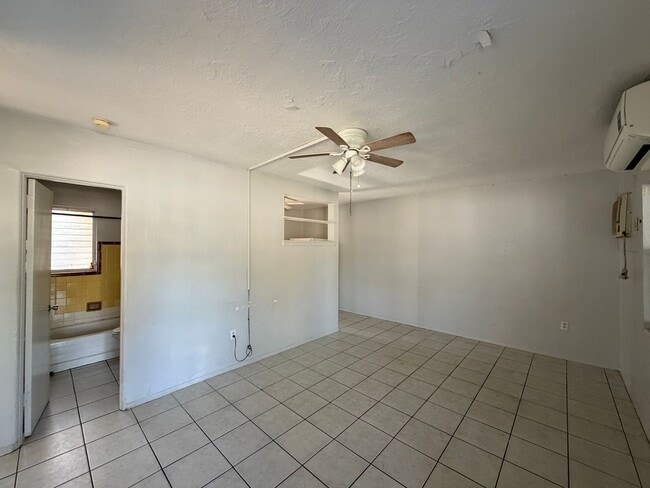 Photo - $0 Deposit Option – 2/1 Home on Clark Rd