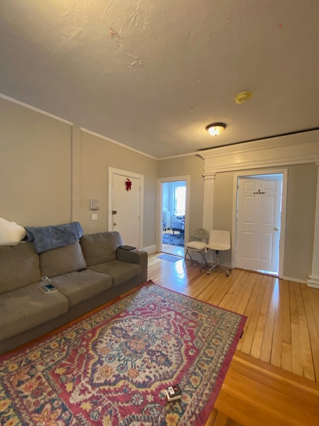 Photo - 10 Glenville Ave