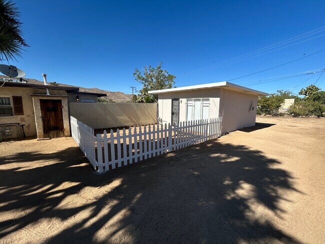 Front yard - 7475 Cherokee Trail Unit 7475&1/2CherokeeTrail