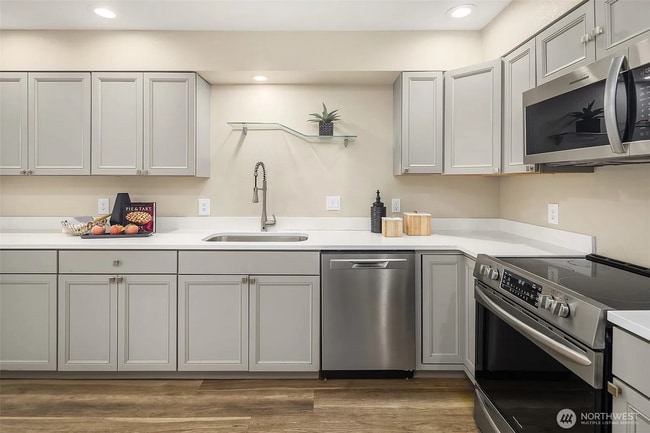 Photo - Beautiful 3 Bedroom Townhome in Redmond