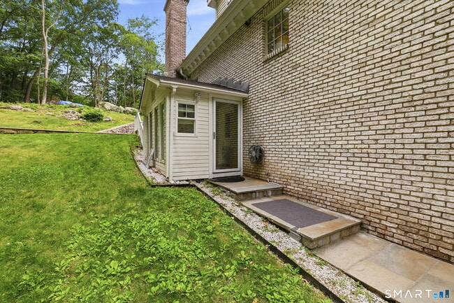 18 W Haviland Ln