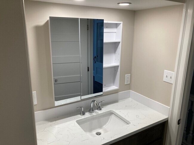 17 E Lancaster Ave Unit 2nd +3rd floor