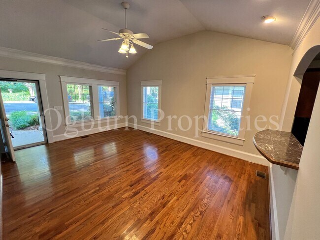 Photo - 1105-1107 WEST END BLVD Unidad 1107