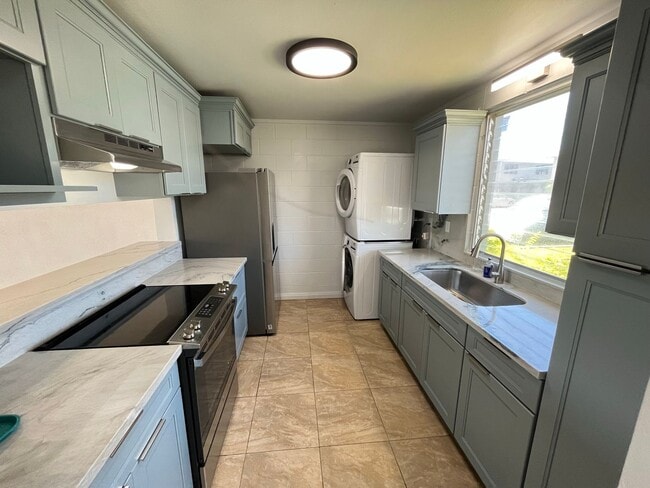 Photo - SECTION 8 OK! 2 level townhouse 3 Bedroom, 1 Bathroom Unit With 1 Parking Stall Available Now!