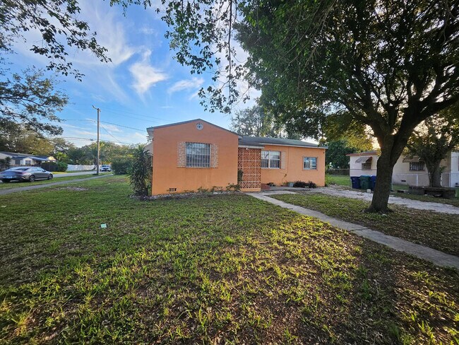 Photo - 1600 NW 93rd St