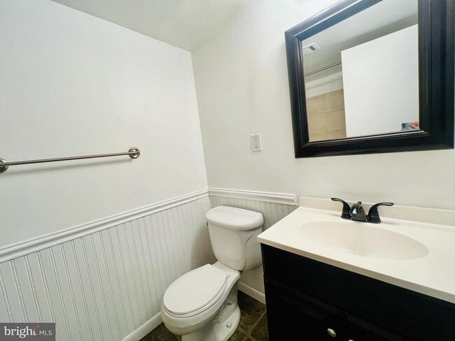 Photo - 10570 Twin Rivers Rd Unidad A1