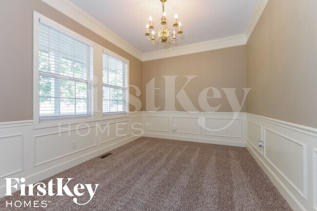 Photo - 711 Old Paint Rd