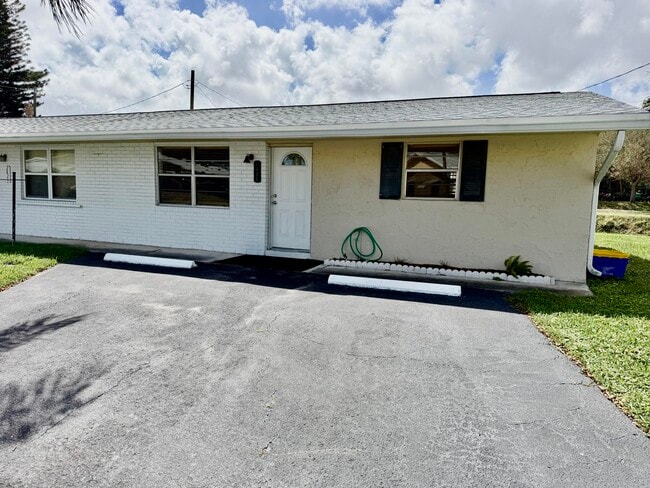 Photo - 2821 Duke Ln