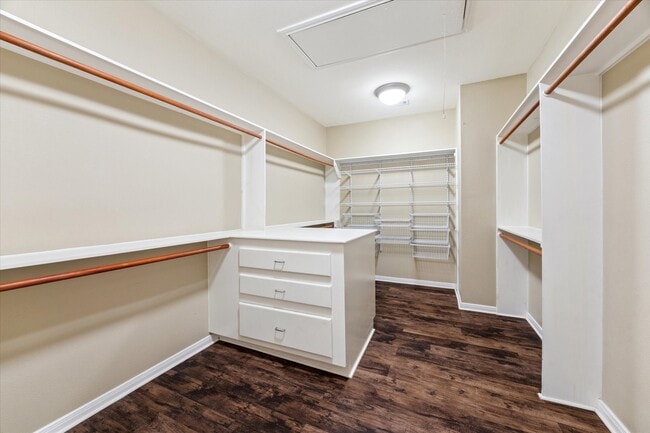 Photo - 1407 Dart St