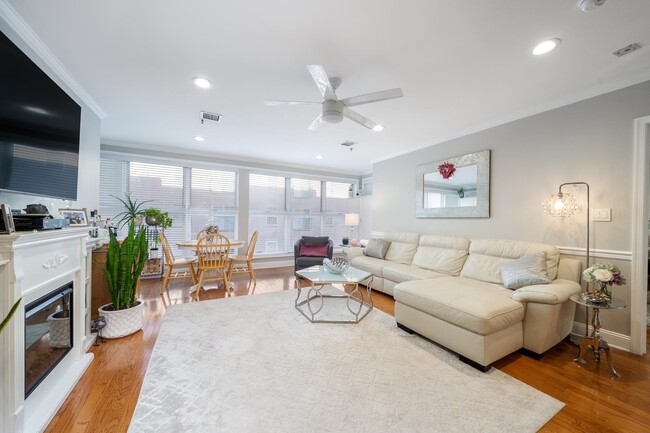 Photo - 1331 Grand St Condo Unit 404