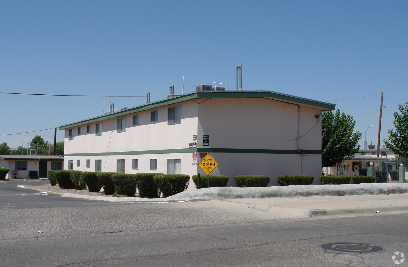 The Doniphan Apartments - The Doniphan Apartments