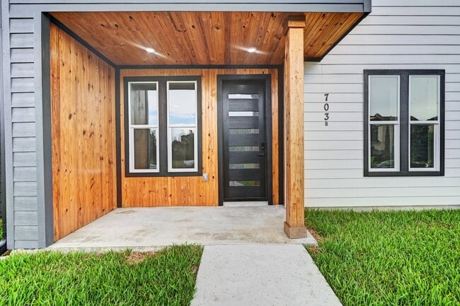 703 Carol Lynn Dr