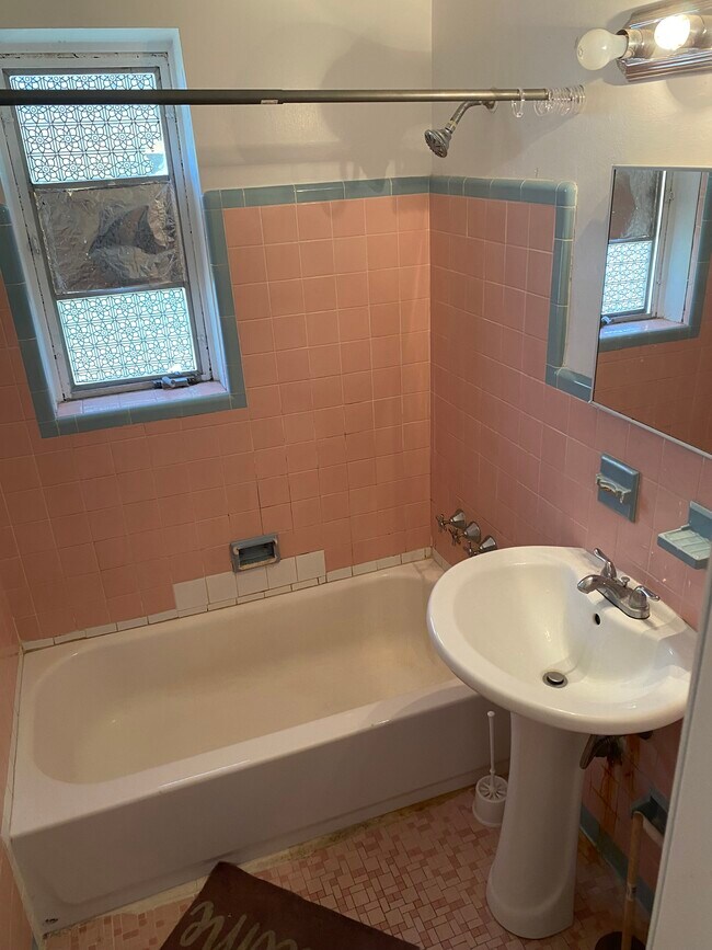 1055 SW 5th St Unit 8