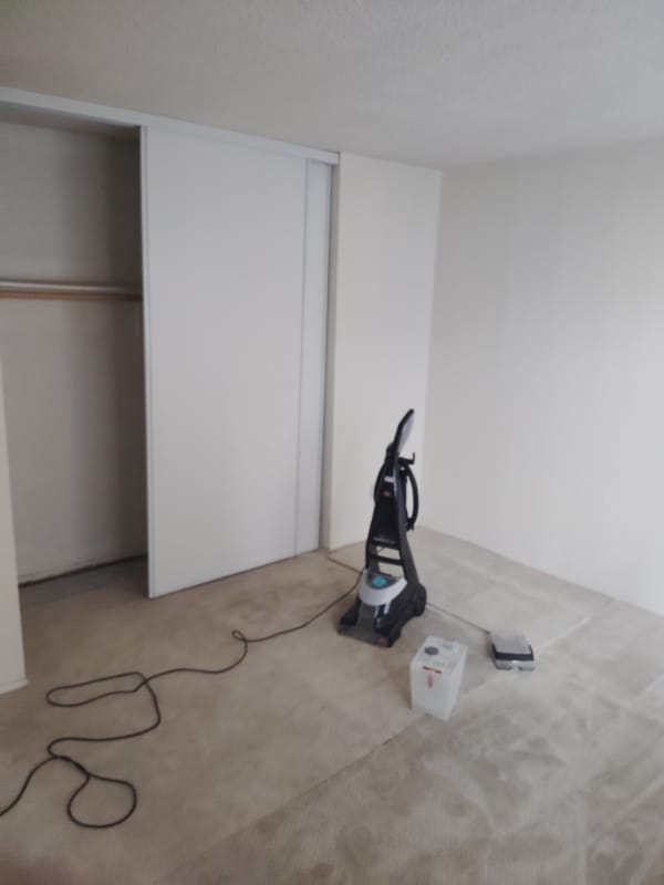 Building Photo - 3631 Raven Dr