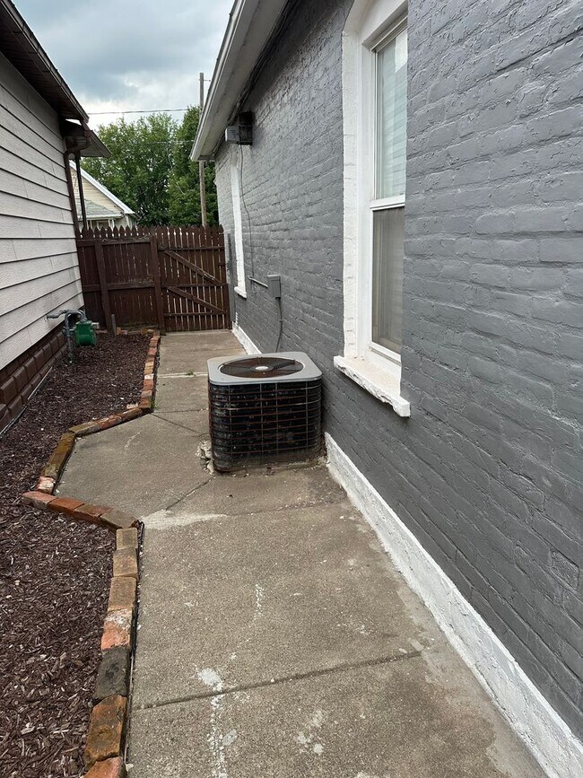 Photo - 3 bed 1 bath