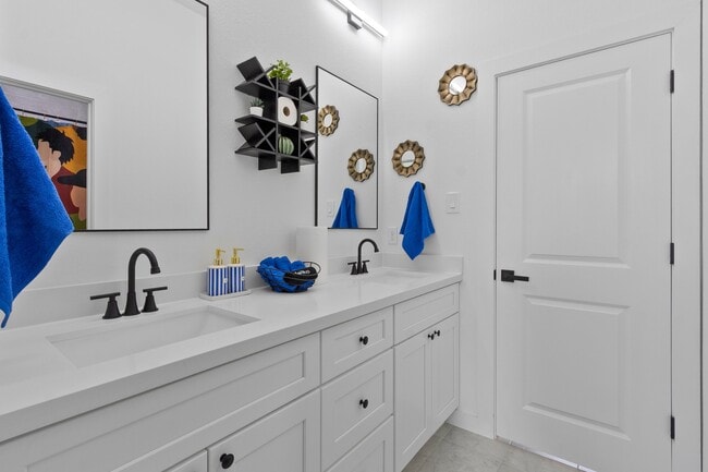 4657 Phlox St Unit B