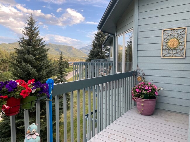 Photo - 1861 Raven Ave