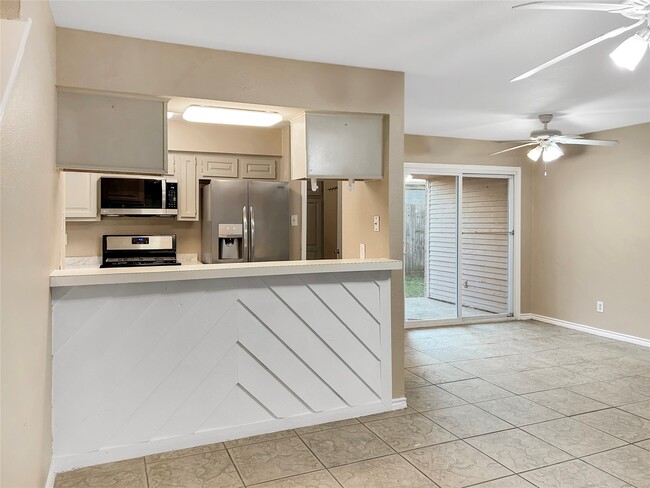 Photo - 1111 Baker Dr