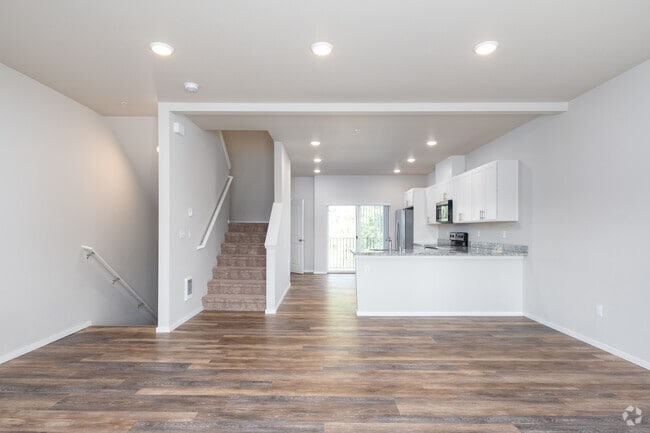 3BD, 2.5BA - 1,681SF - Canyon Grove Townhomes