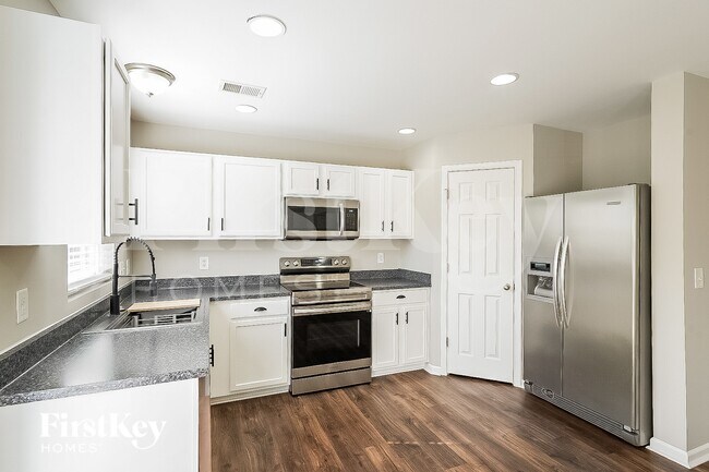 Photo - 1692 Comanche Run