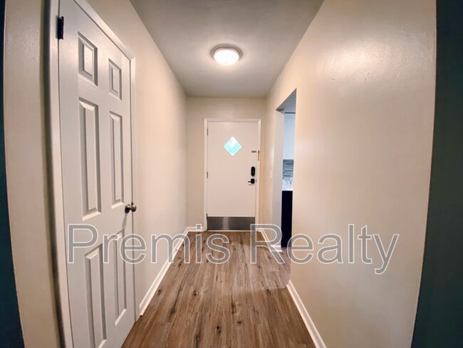 Photo - 1121 Mary Jane Ln