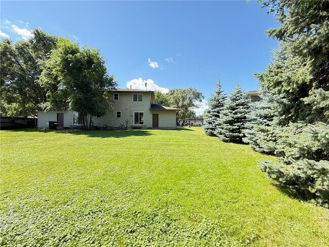 415 Belle Aire Dr