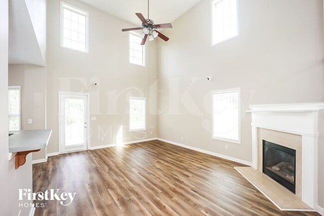 Photo - 25 Windsor Way