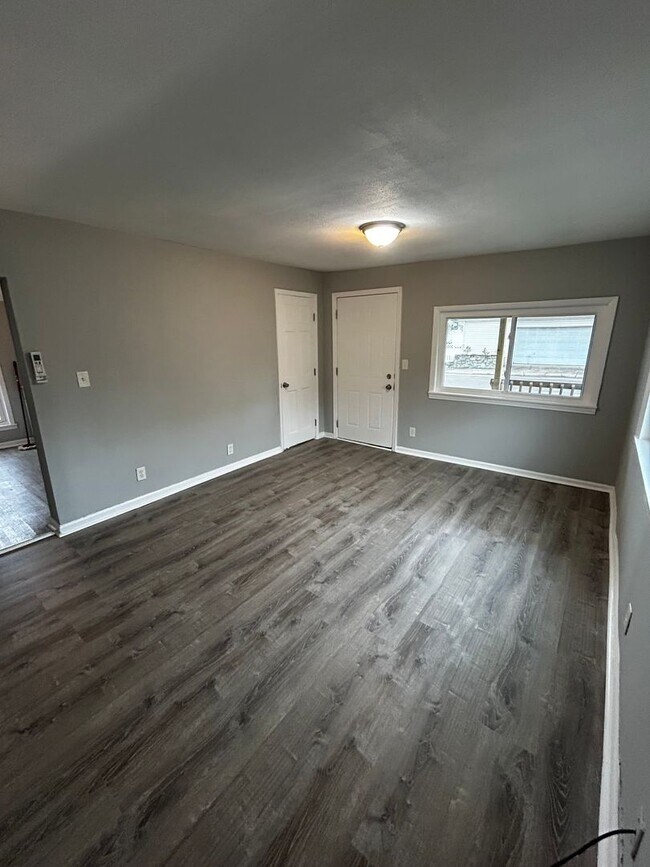 Photo - CUTE 1 BEDROOM HOUSE WITH PRIVATE FENCED BACKYARD QUIET STREET