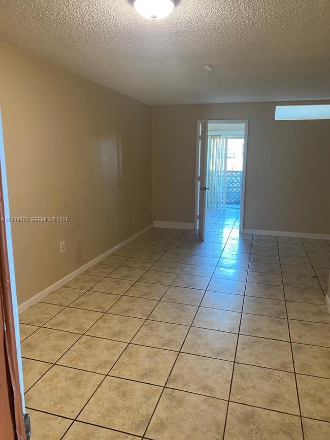 Photo - 3710 NW 21st St Unit 305