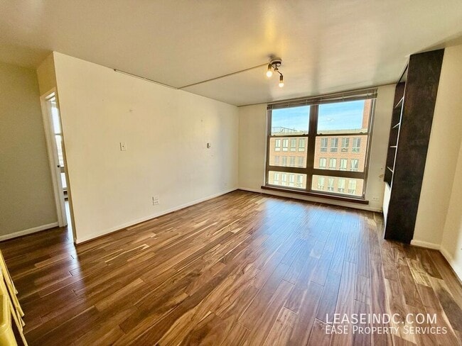 Photo - 1260 21st St NW Unidad #907