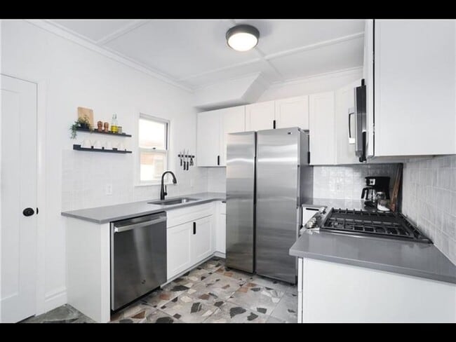 Photo - 1124 Bellaire Ave