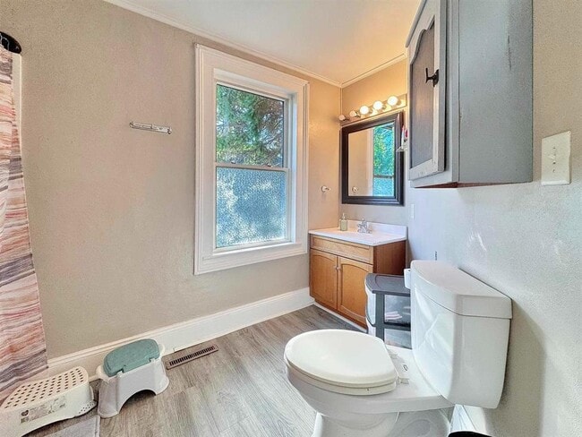 Photo - 1612 Mary St