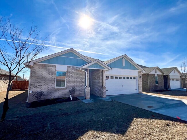 Photo - 4 Bedroom 2 Bathroom 2 Car Garage Home in Oakdale School District