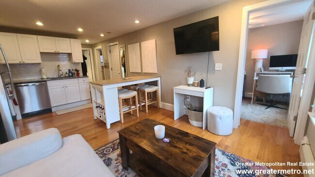 Photo - 180 Salem St Unidad 3