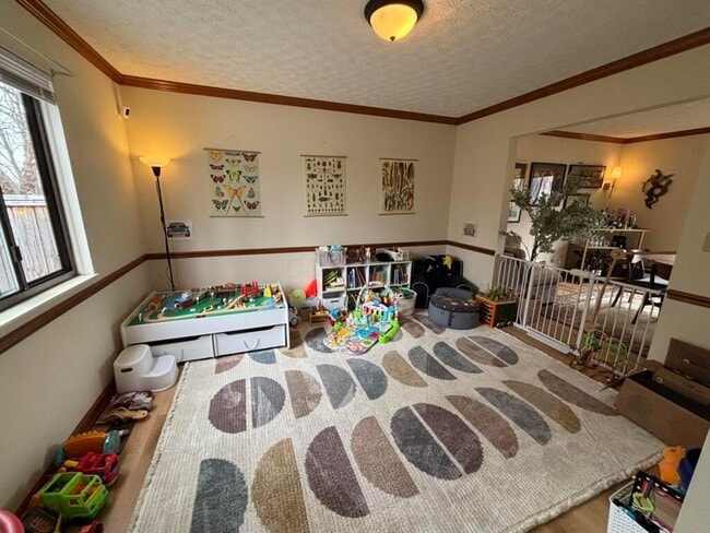 Photo - 615 Ozem Gardner Way