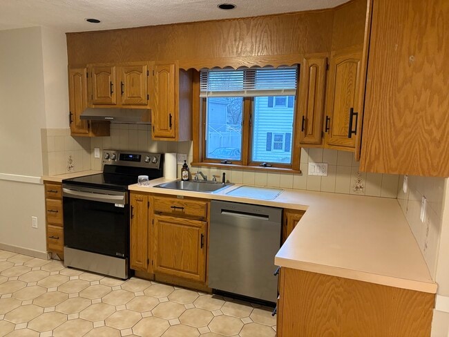 Photo - 274 Derby St